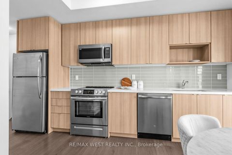 Photo 6 at 303 - 1150 Briar Hill Avenue, Belgravia, Toronto