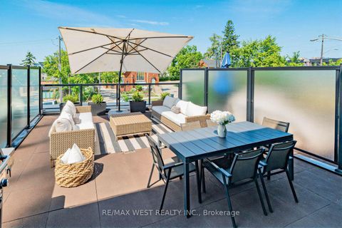 Photo 9 at 303 - 1150 Briar Hill Avenue, Belgravia, Toronto