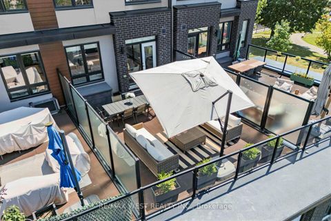 Photo 13 at 303 - 1150 Briar Hill Avenue, Belgravia, Toronto