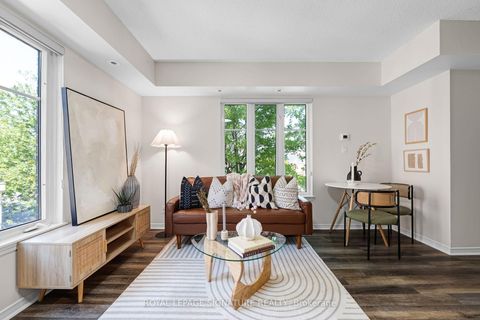 Photo 4 at 343 - 30 Western Battery Road, Niagara, Toronto