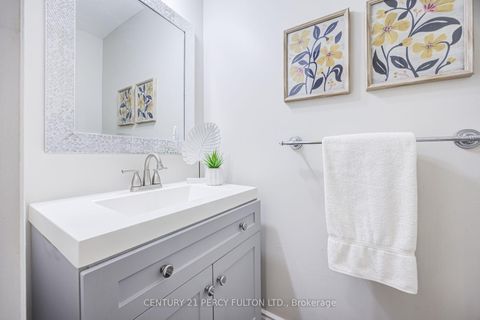 Photo 12 at 87 Crab Apple Way, Donalda, Toronto