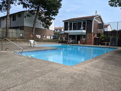 Photo 39 at 87 Crab Apple Way, Donalda, Toronto