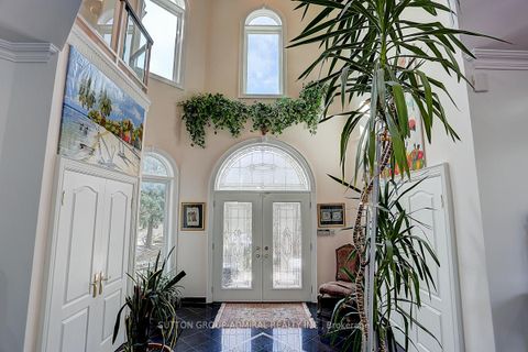 Photo 2 at 206 Arnold Avenue, Yorkhill, Vaughan