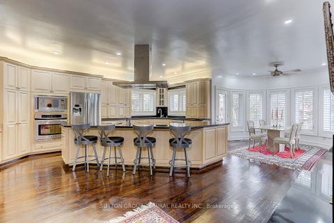 Photo 9 at 206 Arnold Avenue, Yorkhill, Vaughan