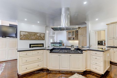Photo 12 at 206 Arnold Avenue, Yorkhill, Vaughan