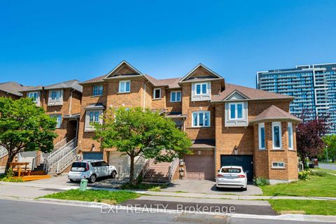 Photo 2 at 3 Baffin Court, Langstaff, Richmond Hill