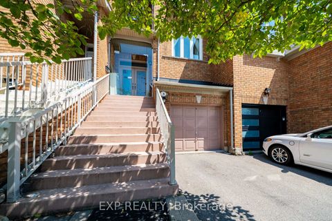 Photo 3 at 3 Baffin Court, Langstaff, Richmond Hill