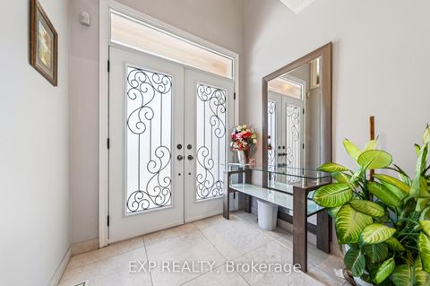 Photo 6 at 3 Baffin Court, Langstaff, Richmond Hill