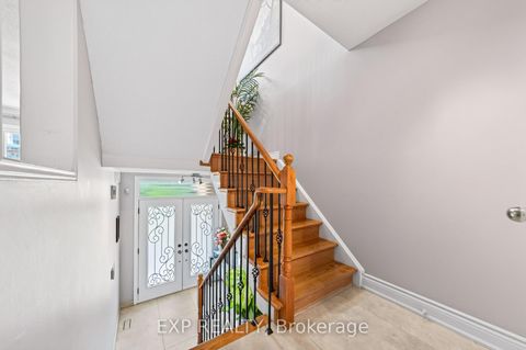 Photo 7 at 3 Baffin Court, Langstaff, Richmond Hill