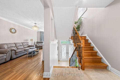 Photo 9 at 3 Baffin Court, Langstaff, Richmond Hill