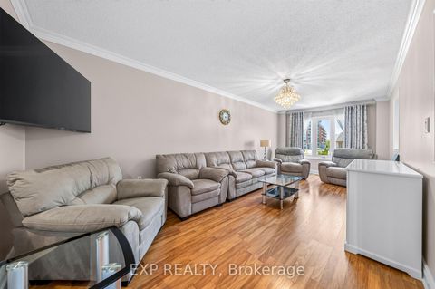 Photo 11 at 3 Baffin Court, Langstaff, Richmond Hill