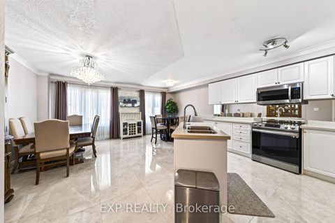 Photo 14 at 3 Baffin Court, Langstaff, Richmond Hill