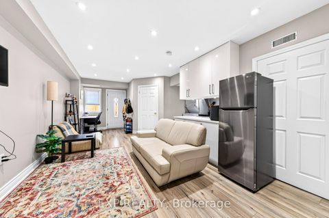 Photo 32 at 3 Baffin Court, Langstaff, Richmond Hill