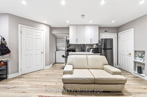 Photo 33 at 3 Baffin Court, Langstaff, Richmond Hill