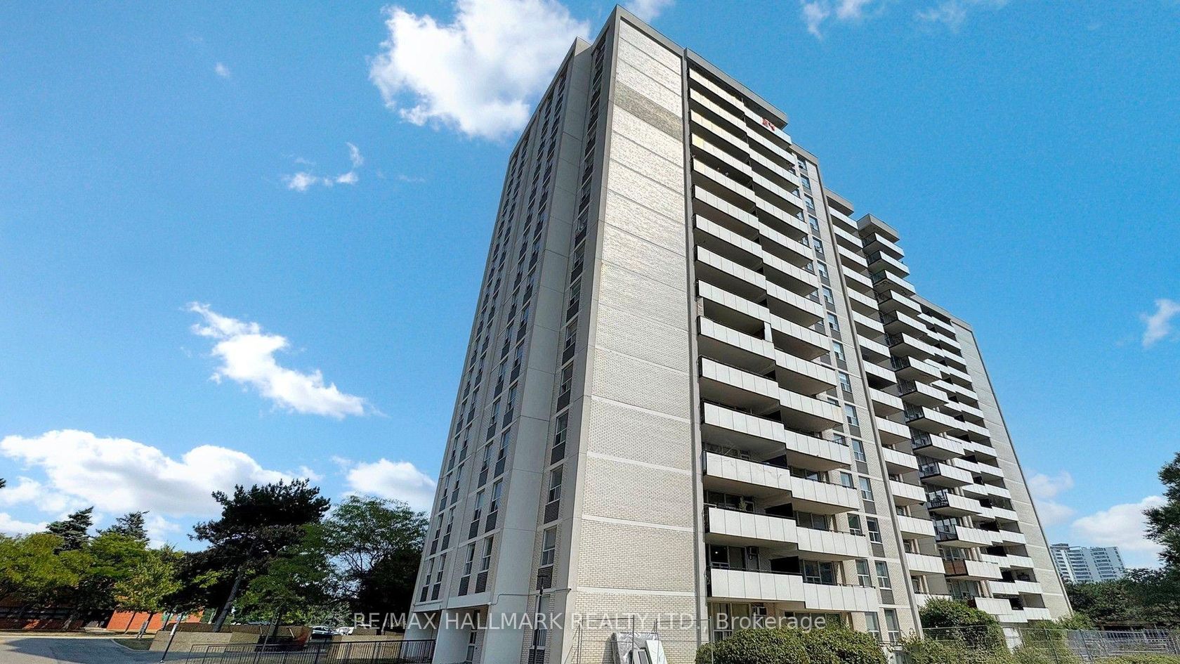 703 - 20 Forest Manor Road, Henry Farm, Toronto 