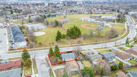 Photo 7 at 1 Dundee Drive, York University Heights, Toronto