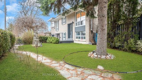 Photo 10 at 1 Dundee Drive, York University Heights, Toronto
