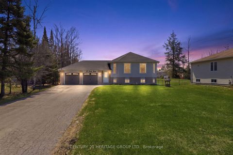 Photo 2 at 27 Creek Drive, Pefferlaw, Georgina