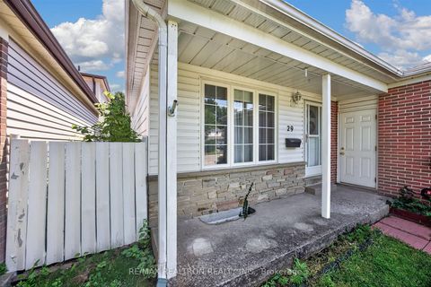 Photo 4 at 29 Springhead Gardens, North Richvale, Richmond Hill