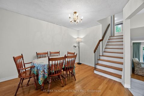 Photo 10 at 29 Springhead Gardens, North Richvale, Richmond Hill