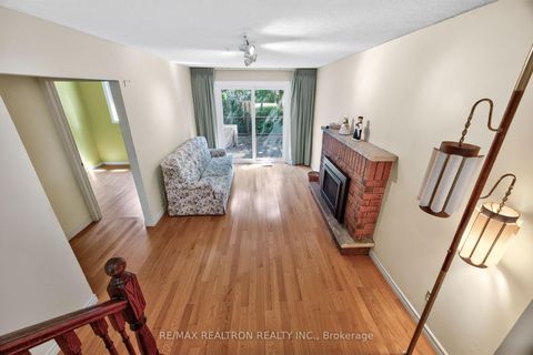 Photo 18 at 29 Springhead Gardens, North Richvale, Richmond Hill