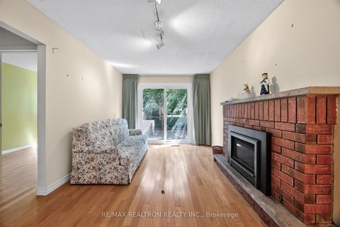 Photo 21 at 29 Springhead Gardens, North Richvale, Richmond Hill