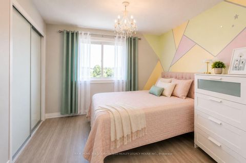 Photo 11 at 25 Marshall Street, Allandale Heights, Barrie