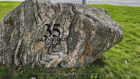 Photo 2 at 35 Glenridge Road, Allandale Heights, Barrie