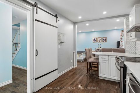 Photo 10 at 383 Sandford Street, Central Newmarket, Newmarket