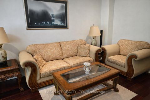 Photo 5 at 171 Stonebriar Drive, Maple, Vaughan