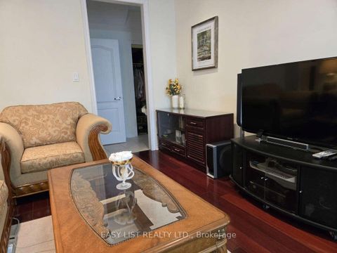 Photo 6 at 171 Stonebriar Drive, Maple, Vaughan