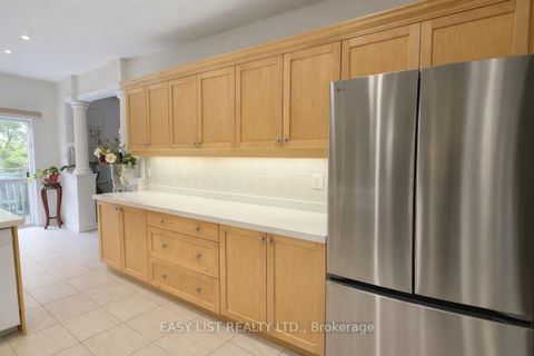 Photo 8 at 171 Stonebriar Drive, Maple, Vaughan