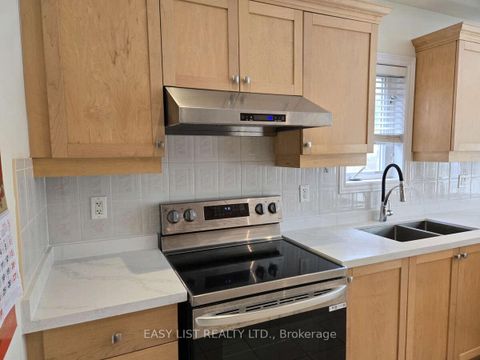 Photo 9 at 171 Stonebriar Drive, Maple, Vaughan