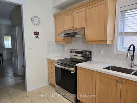 Photo 10 at 171 Stonebriar Drive, Maple, Vaughan