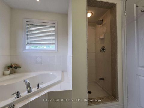 Photo 18 at 171 Stonebriar Drive, Maple, Vaughan