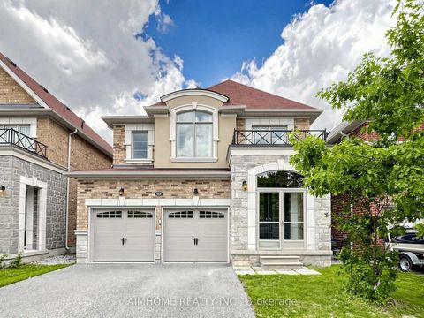 Photo 2 at 664 Mcgregor Farm Trail, Glenway Estates, Newmarket