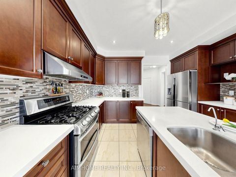 Photo 8 at 664 Mcgregor Farm Trail, Glenway Estates, Newmarket