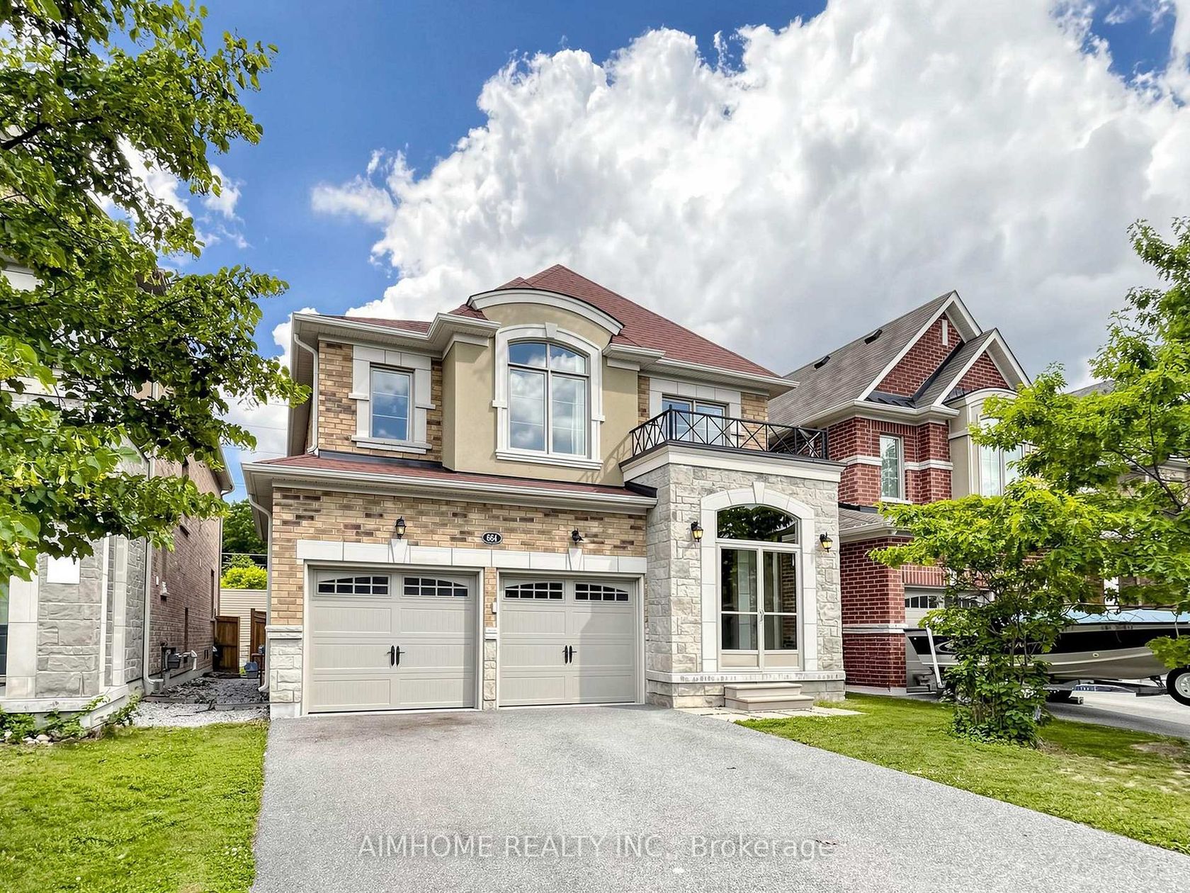 664 Mcgregor Farm Trail, Glenway Estates, Newmarket photo 2