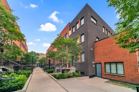 Photo 2 at 29 - 869 Wilson Avenue, CFB, Toronto