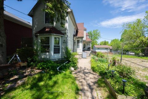 Photo 6 at 260 Douglas Road, Oak Ridges Lake Wilcox, Richmond Hill