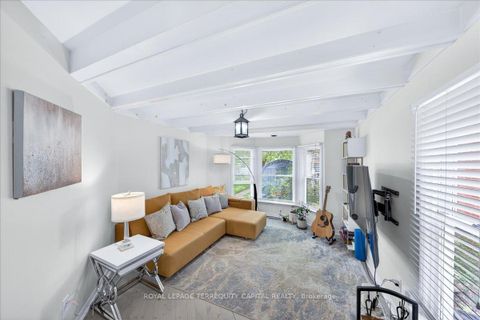 Photo 10 at 260 Douglas Road, Oak Ridges Lake Wilcox, Richmond Hill