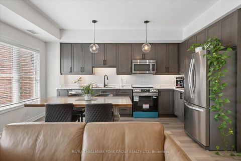Photo 6 at 203 - 3905 Major Mackenzie Drive, Vellore Village, Vaughan
