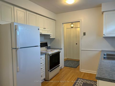 Photo 10 at 136 Morningside Avenue, West Hill, Toronto