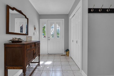 Photo 7 at 215 Mary Anne Drive, Painswick North, Barrie