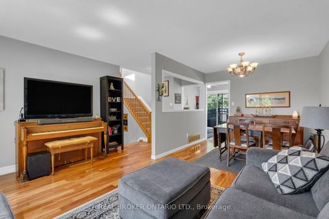 Photo 10 at 215 Mary Anne Drive, Painswick North, Barrie