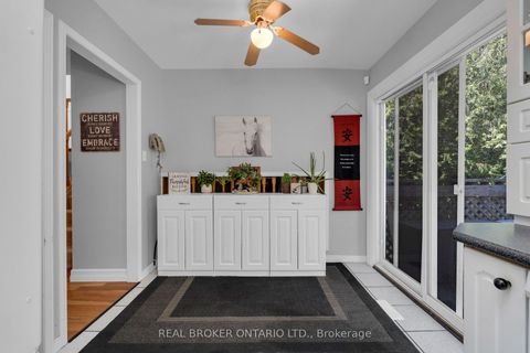 Photo 13 at 215 Mary Anne Drive, Painswick North, Barrie