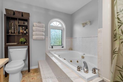 Photo 32 at 215 Mary Anne Drive, Painswick North, Barrie