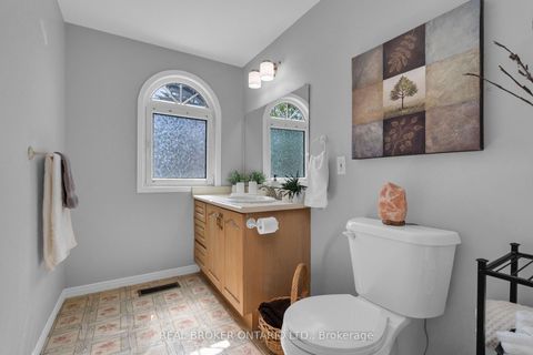 Photo 36 at 215 Mary Anne Drive, Painswick North, Barrie