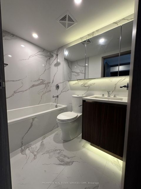 Photo 12 at 326 - 3 Concord Cityplace Way, Waterfront Communities C1, Toronto