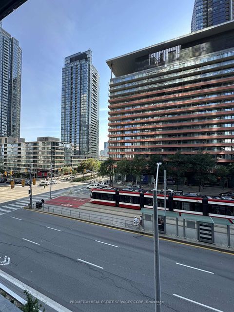 Photo 14 at 326 - 3 Concord Cityplace Way, Waterfront Communities C1, Toronto